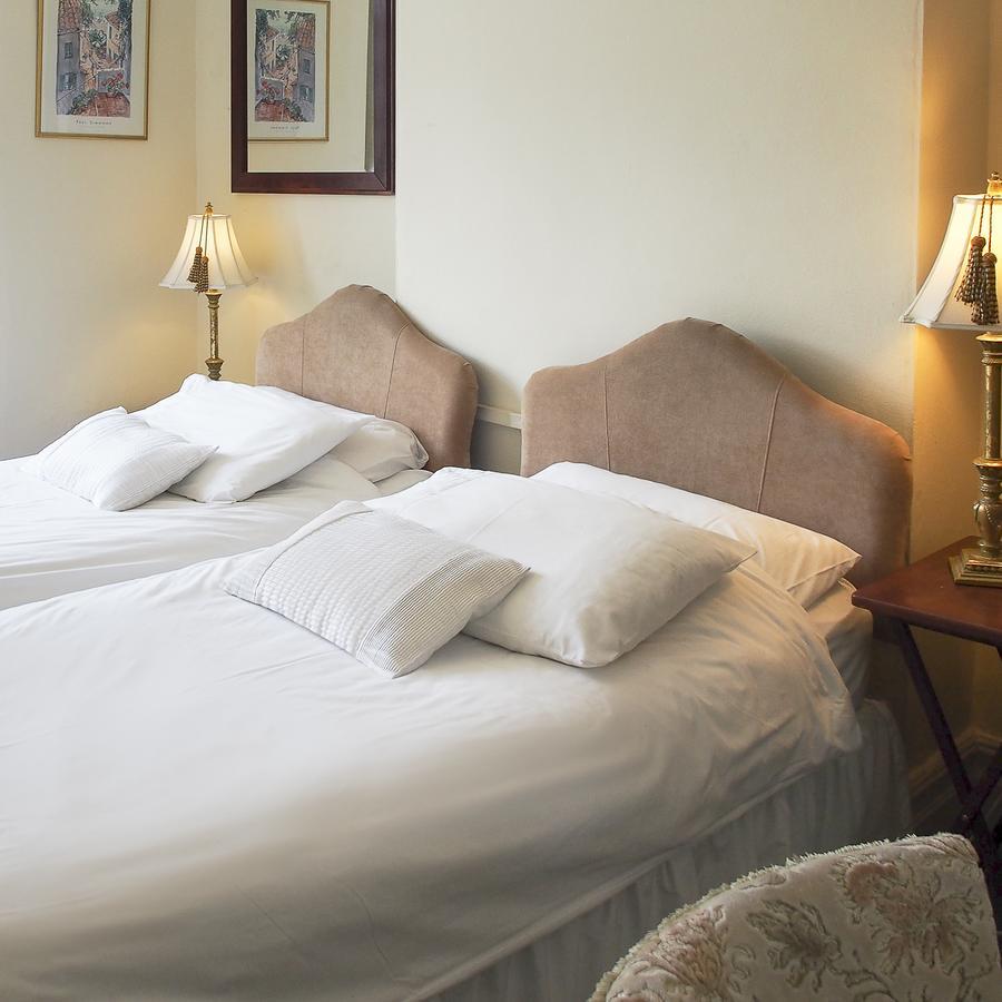 Leaded Light Guest House ソリフル エクステリア 写真