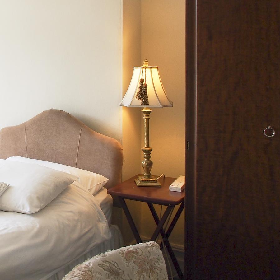 Leaded Light Guest House ソリフル エクステリア 写真